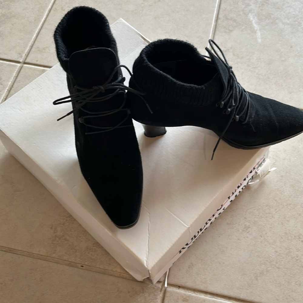 Ankle suede boots 7M NWT laces dark wood heel Roberto Vianne for Neiman Marcus